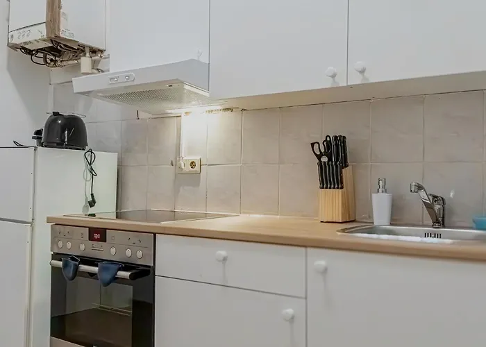Spacious Two Bedroom Near Stadthalle דירה וינה