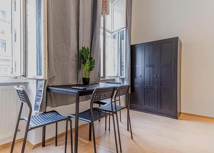 Spacious Two Bedroom Near Stadthalle * וינה