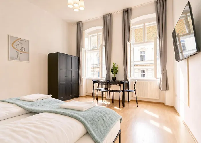 Spacious Two Bedroom Near Stadthalle דירה וינה