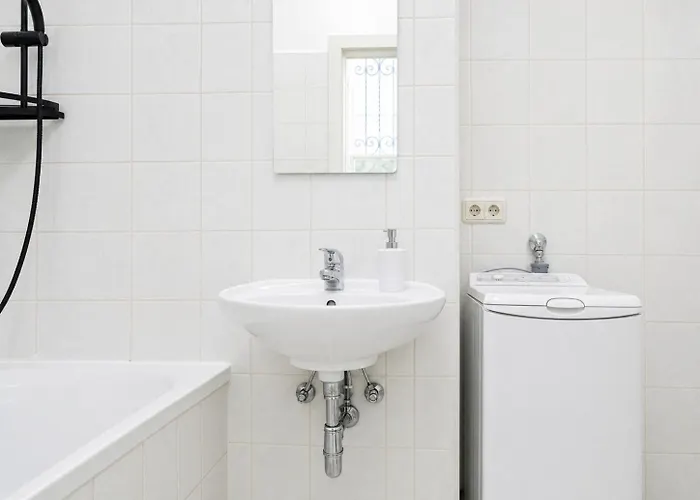Spacious Two Bedroom Near Stadthalle דירה וינה
