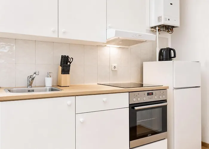 Spacious Two Bedroom Near Stadthalle דירה וינה